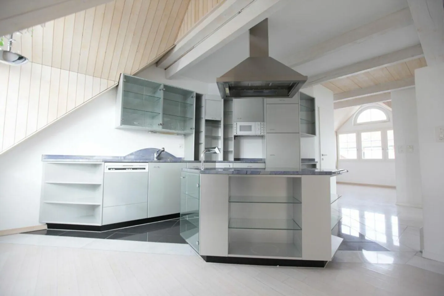 Maisonette unica di 5,5 stanze nell'antico monastero - Foto 4 di 10