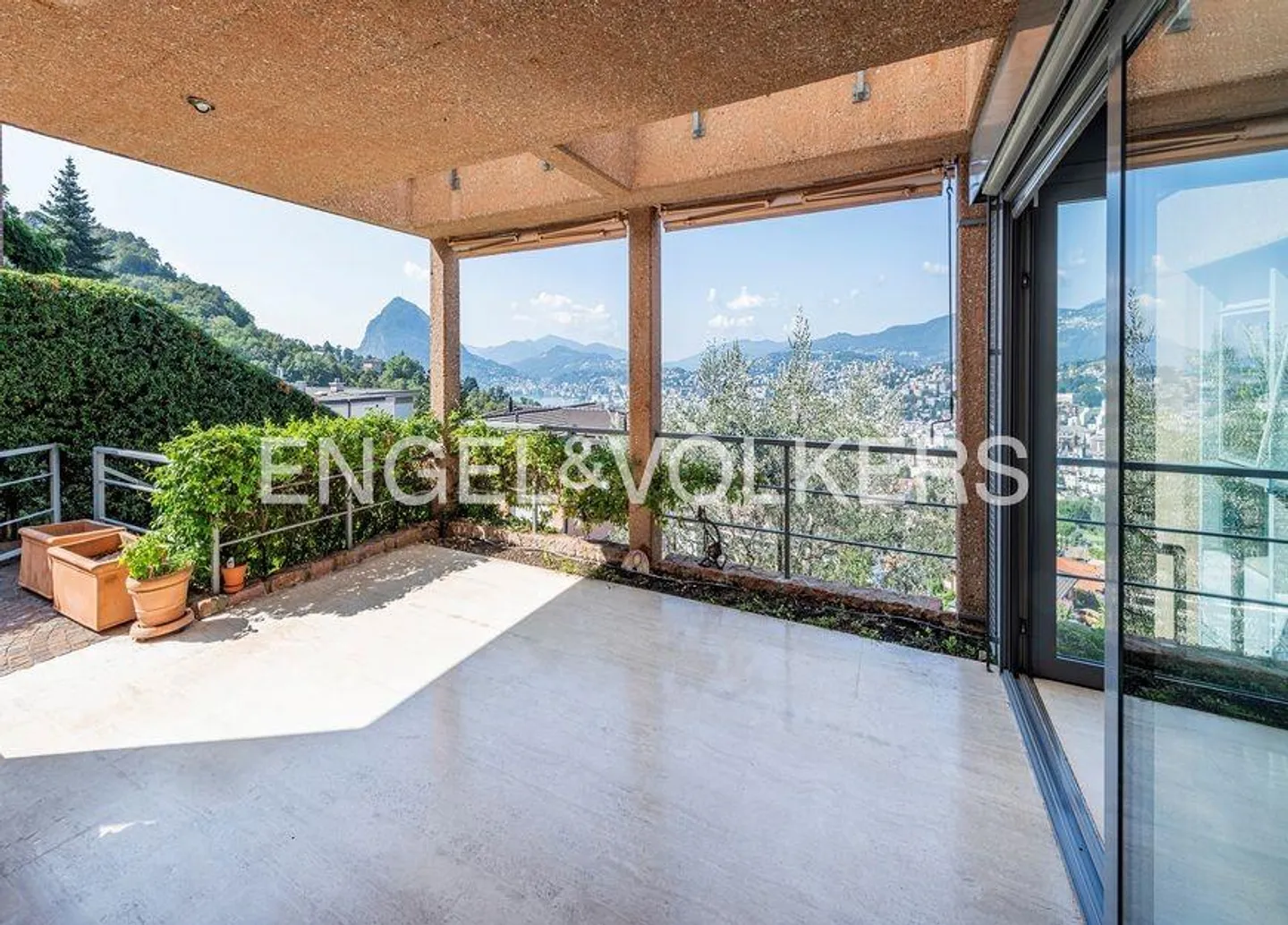 A Modern Classic with Lake View - Photo 2 of 9