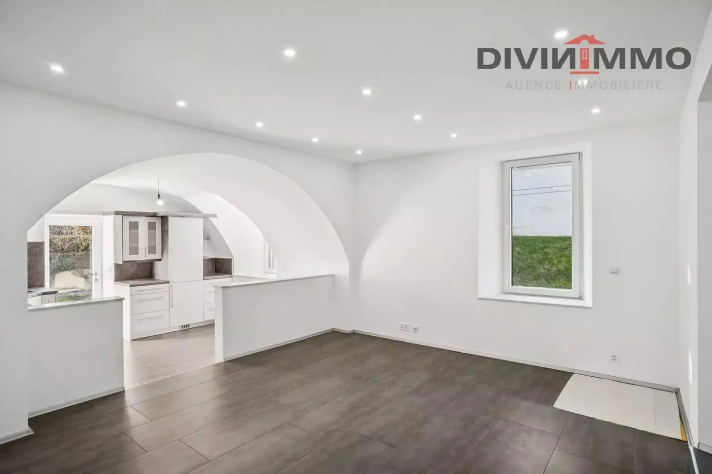 Appartement typique de 4,5 pièces au rez-de-chaussée - Photo 1 sur 7