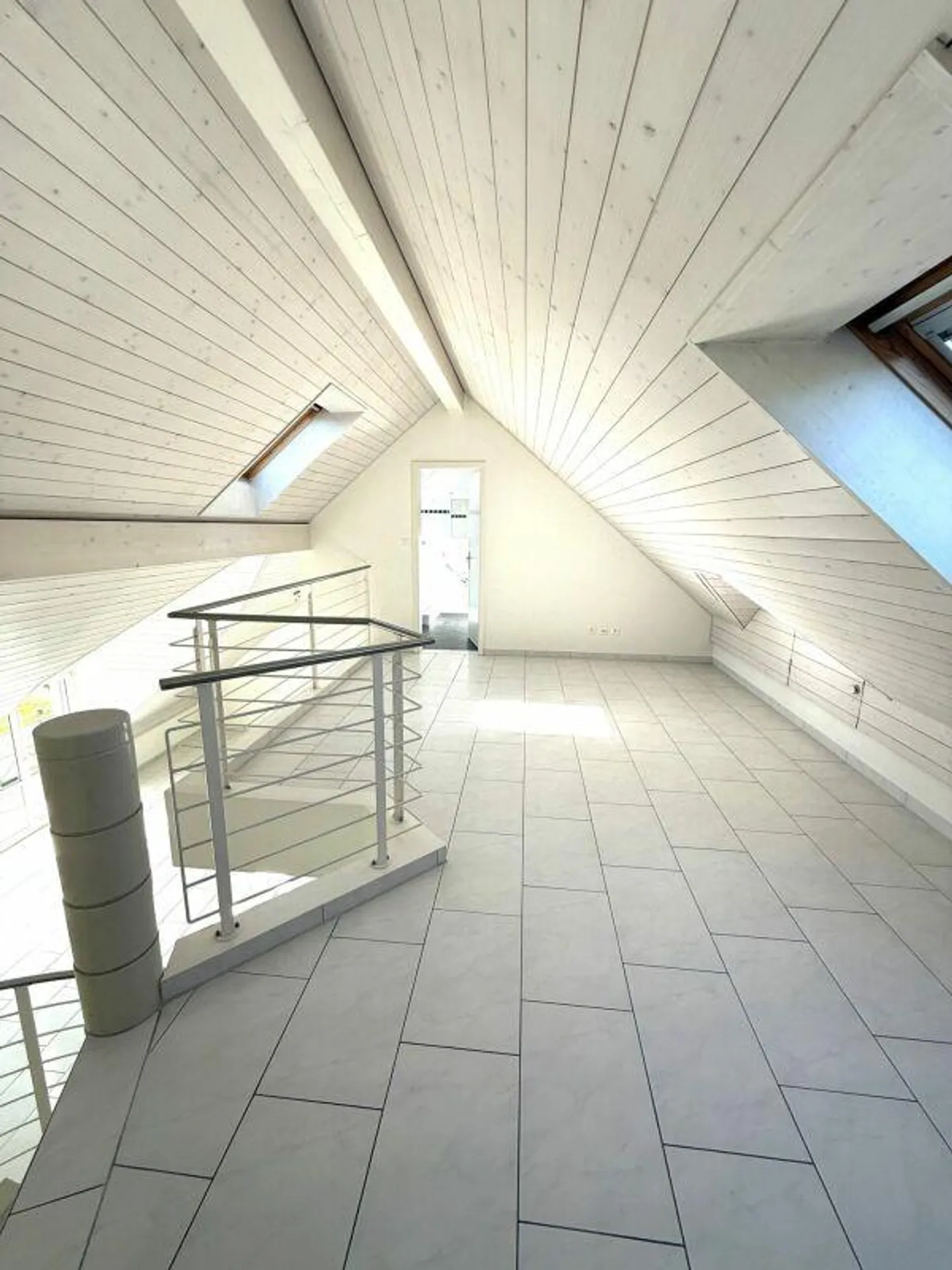 Appartamento maisonette di 4,5 stanze in una posizione tranquilla e centrale - Foto 5 di 19
