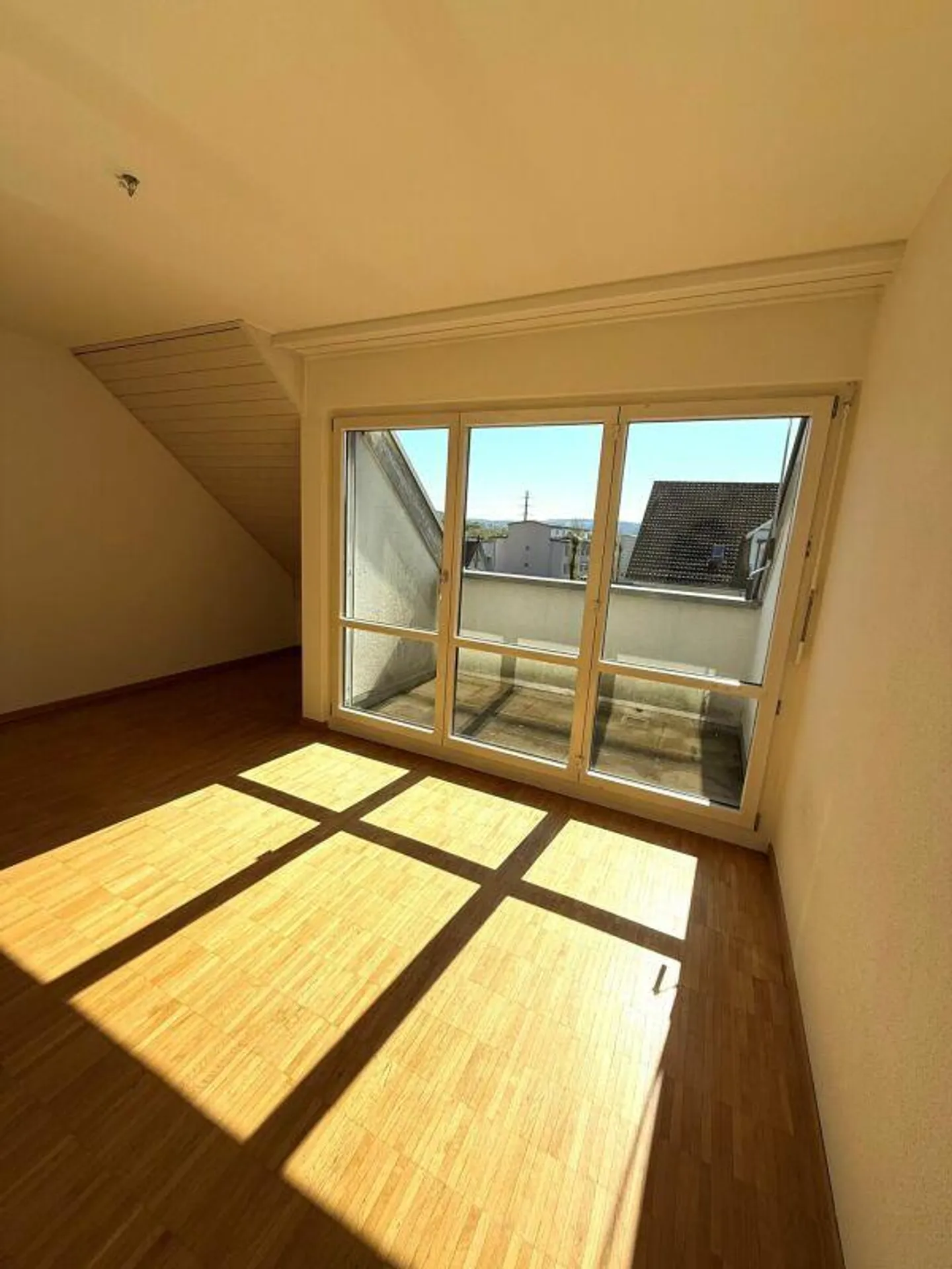 Appartamento maisonette di 4,5 stanze in una posizione tranquilla e centrale - Foto 14 di 19