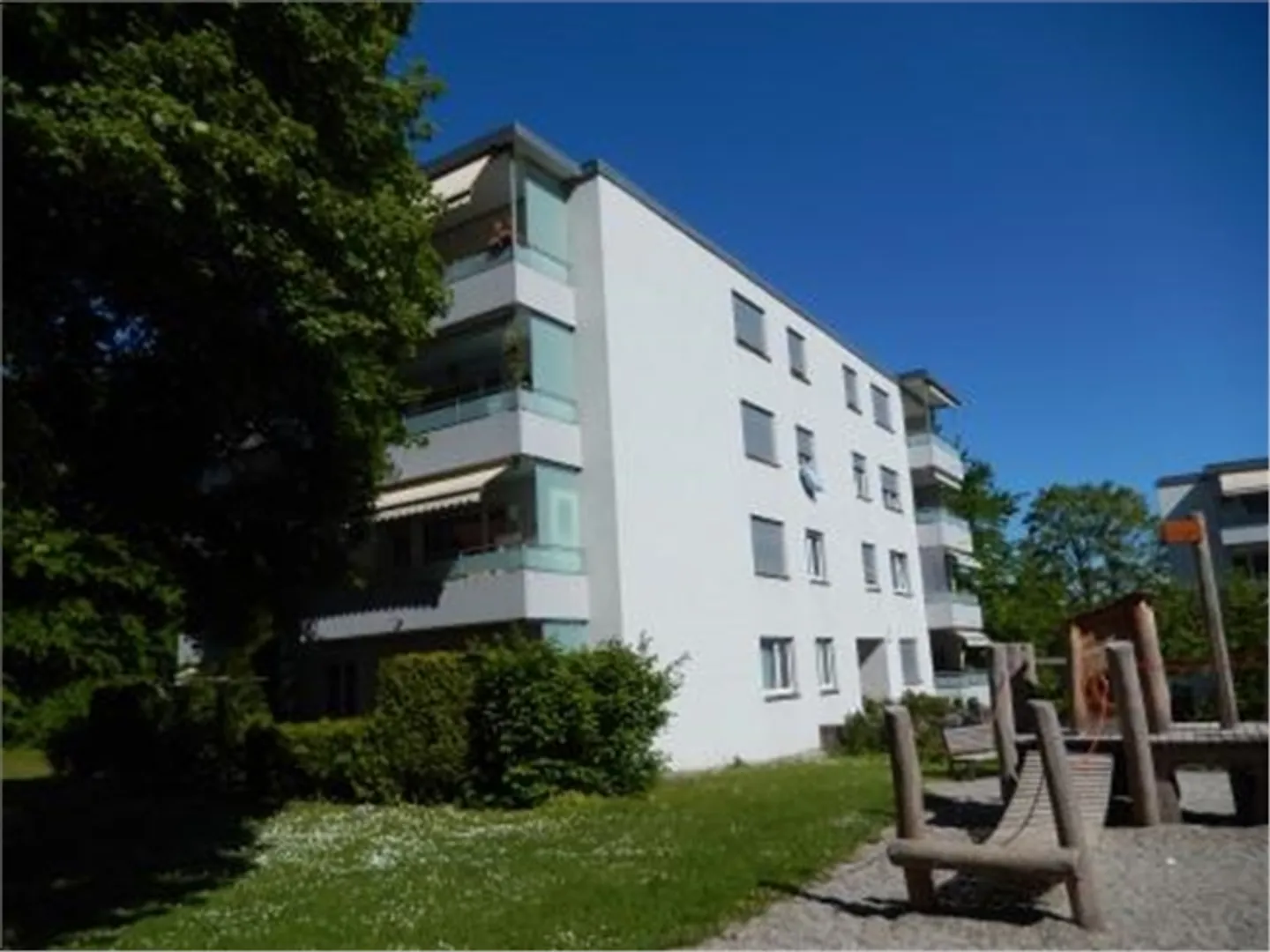 Quiet residential area in the green - RENT WITHOUT DEPOSIT - Photo 3 of 6