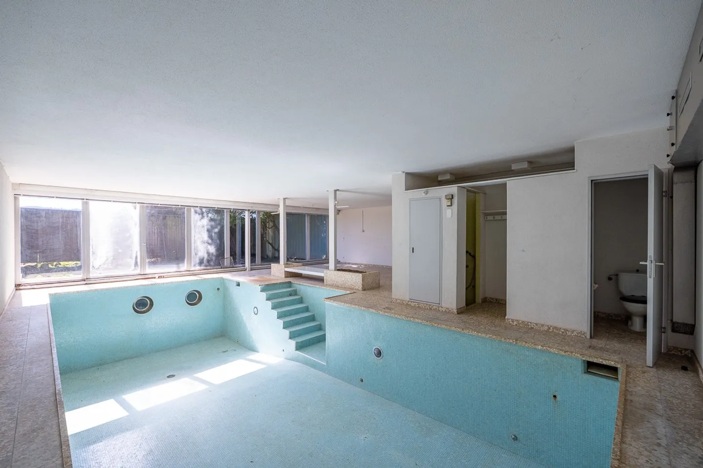 Oggetto di ristrutturazione: grande casa unifamiliare in posizione privilegiata - Foto 10 di 11