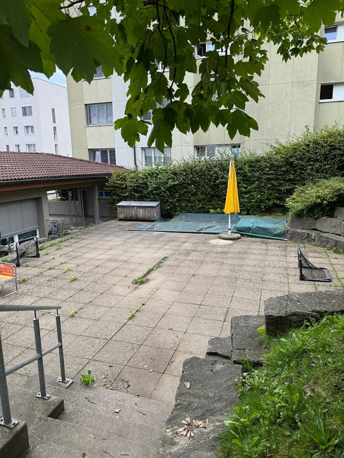 Vielseitige Gewerbefläche mit Garten - Foto 2 von 7