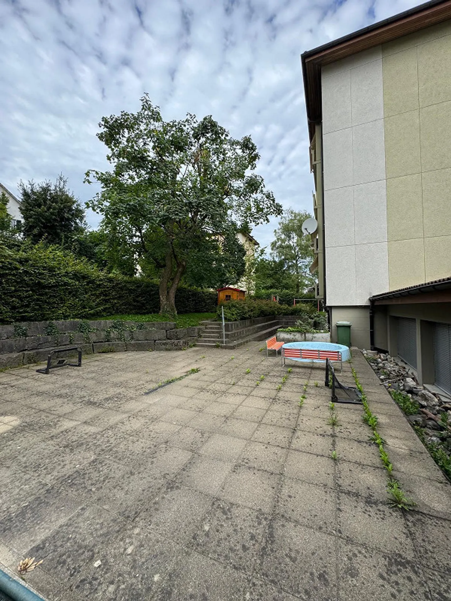 Vielseitige Gewerbefläche mit Garten - Foto 3 von 7