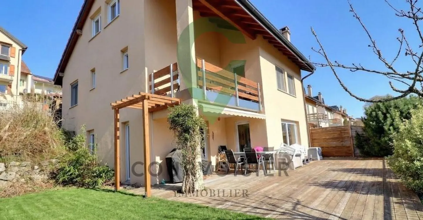 Maison spacieuse avec appartement - Photo 2 sur 13