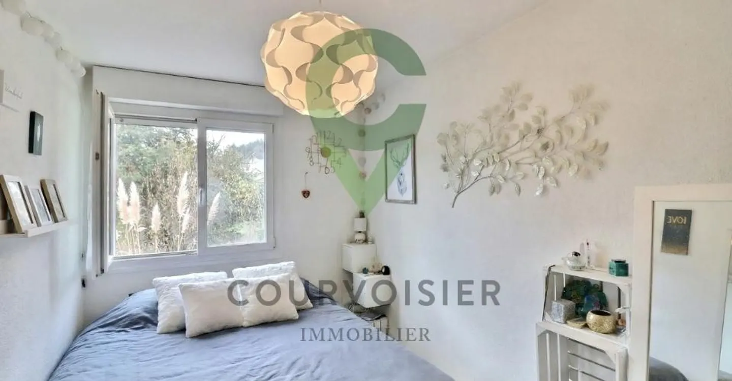Maison spacieuse avec appartement - Photo 8 sur 13