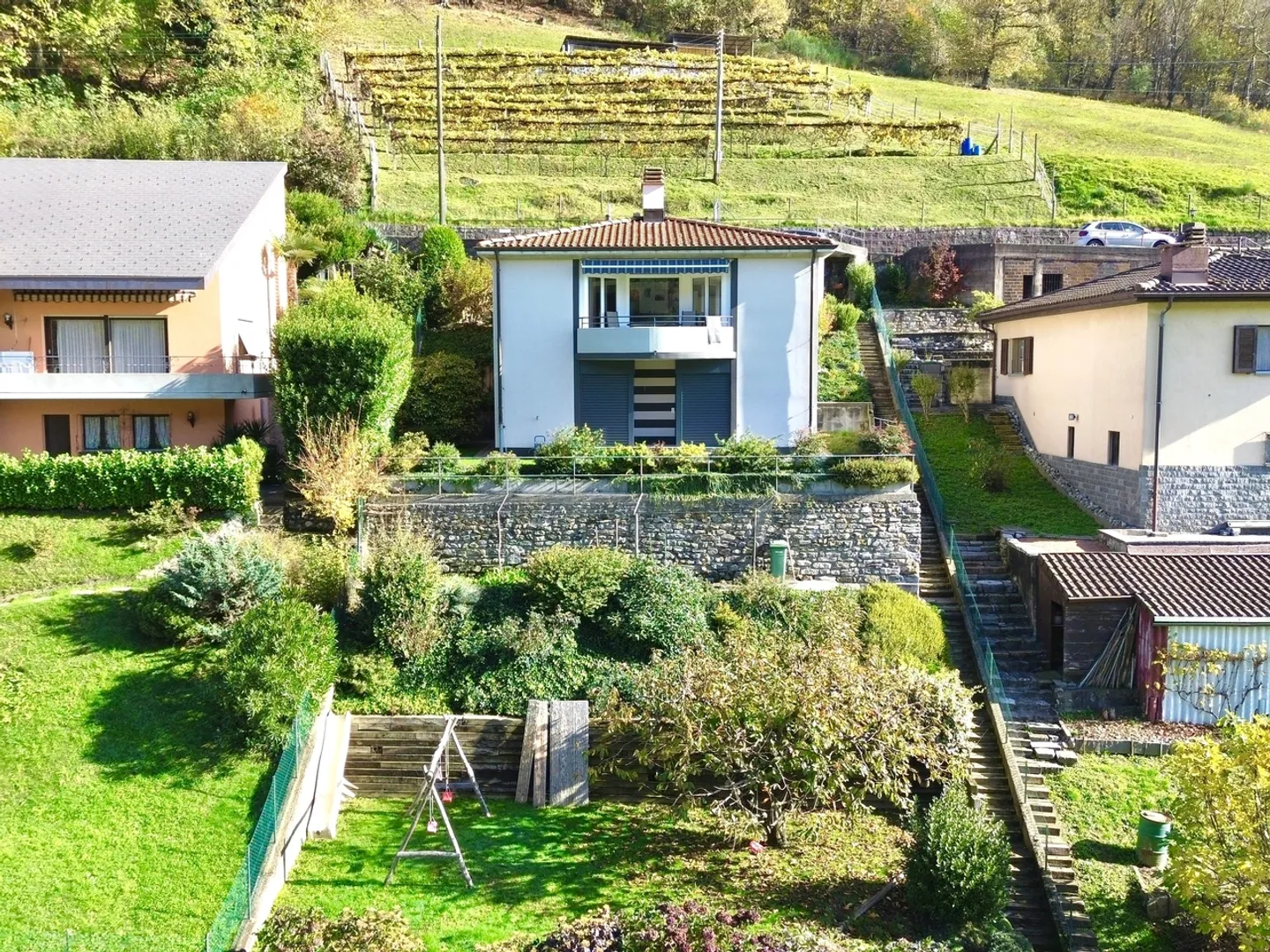 Charmantes Einfamilienhaus mit 4,5 Zimmern und Bauland. - Foto 10 von 12