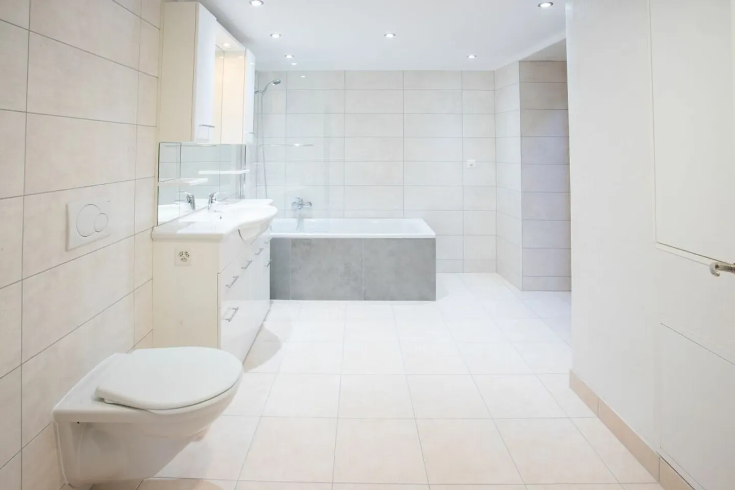 3 locali in una zona tranquilla del "Vecchio villaggio con posto auto - Foto 6 di 9