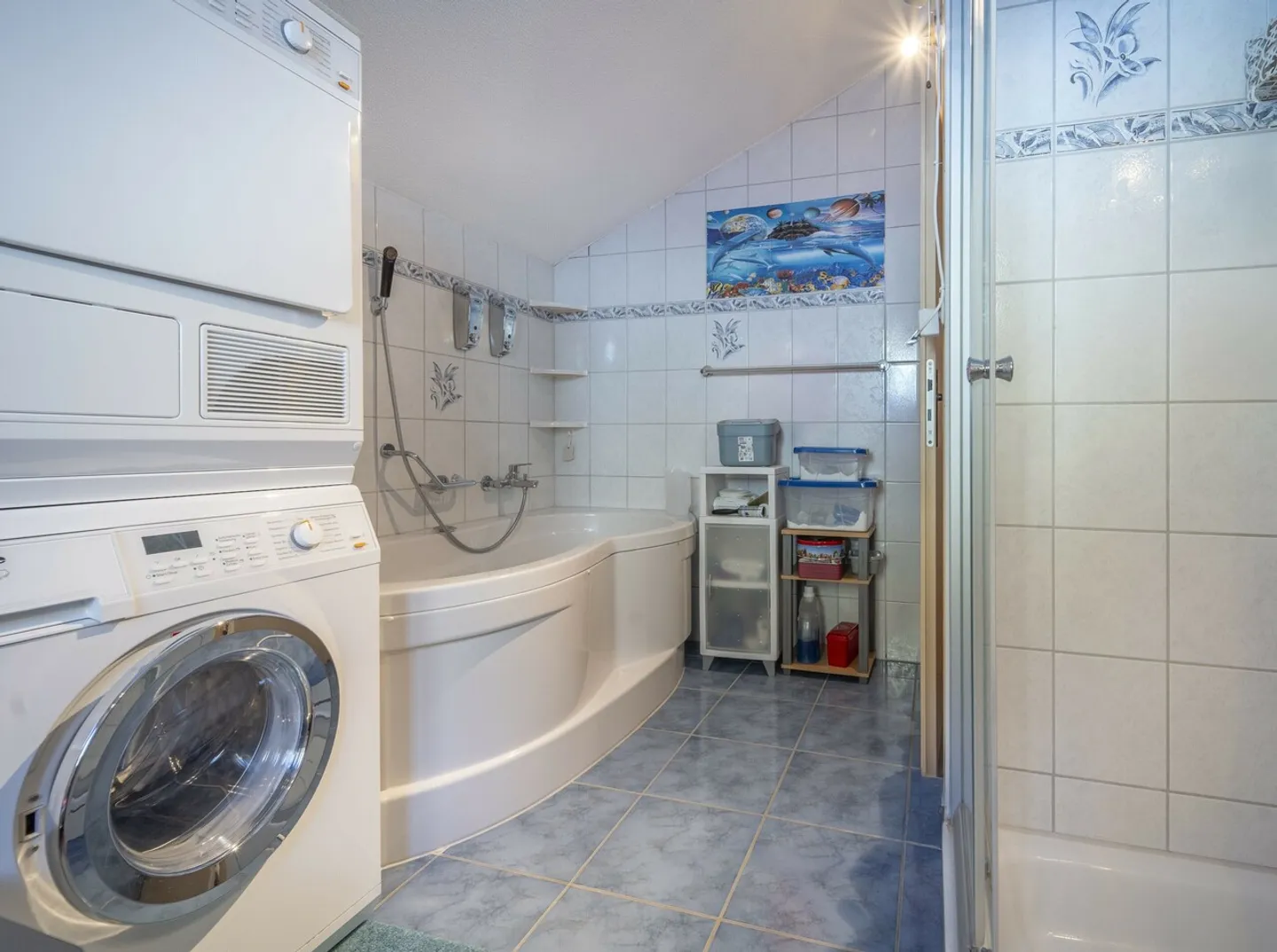 APPARTAMENTO CON GARAGE E BALCONE - VISTA PANORAMICA - IN ESCLUSIVA - Foto 8 di 9