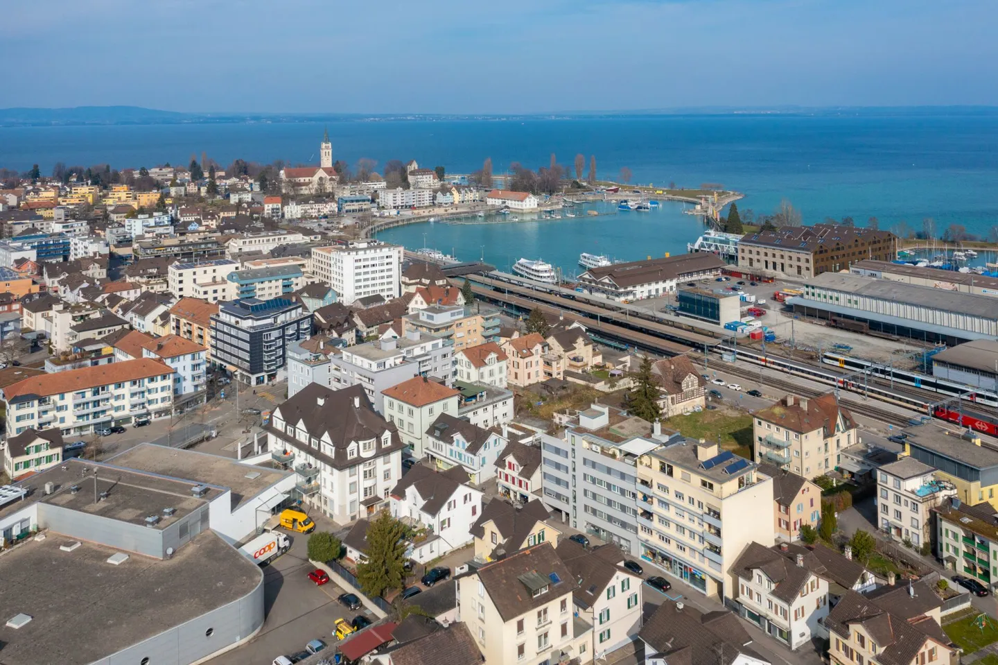 Multi-family house in Romanshorn - Core zone area with possibility for a new construction project - Photo 14 of 17