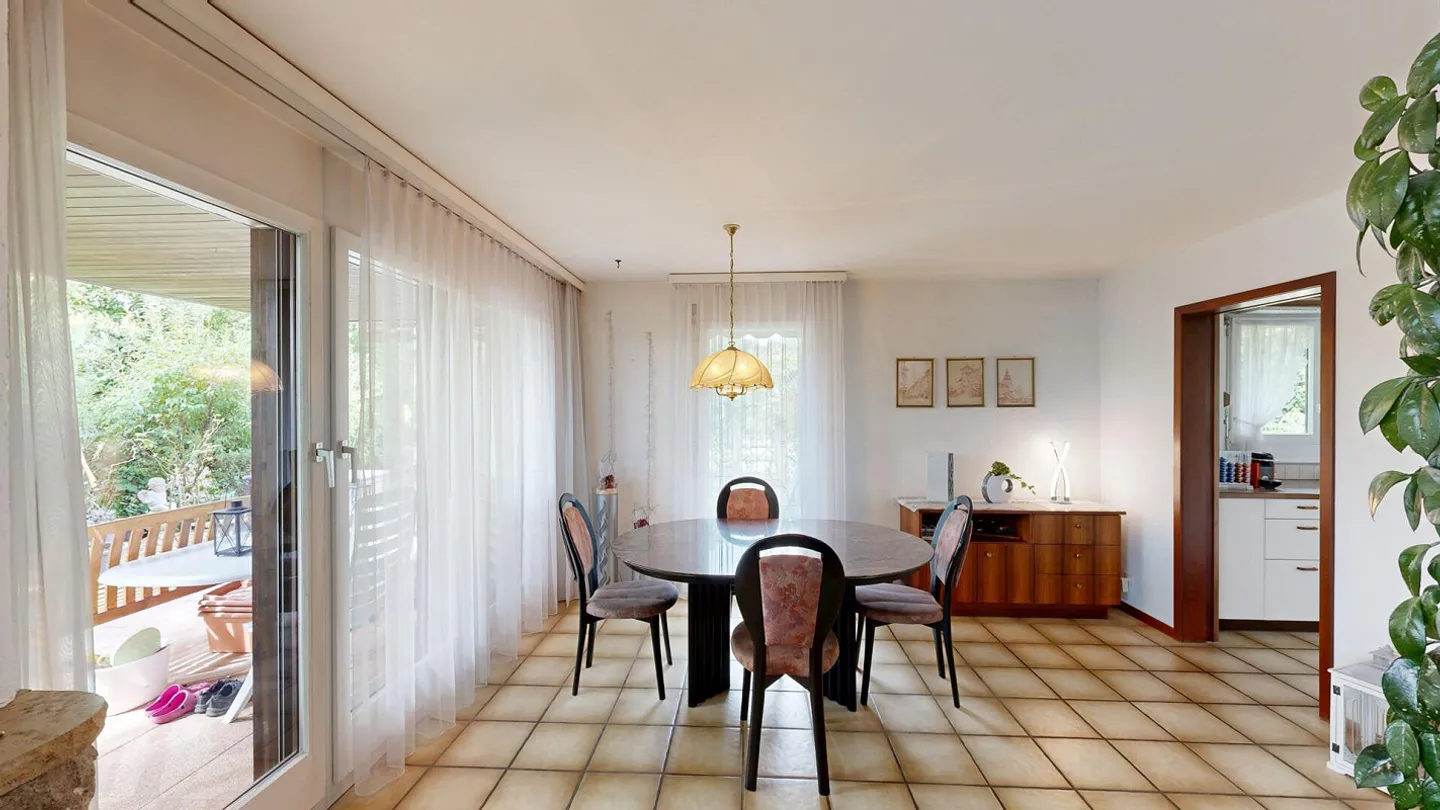 Freistehendes Einfamilienhaus mit Pool - Foto 5 von 13