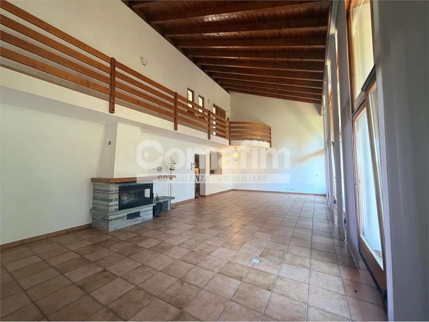 Spacious semi-detached house with garden in a quiet area in Cadro - Photo 4 of 13