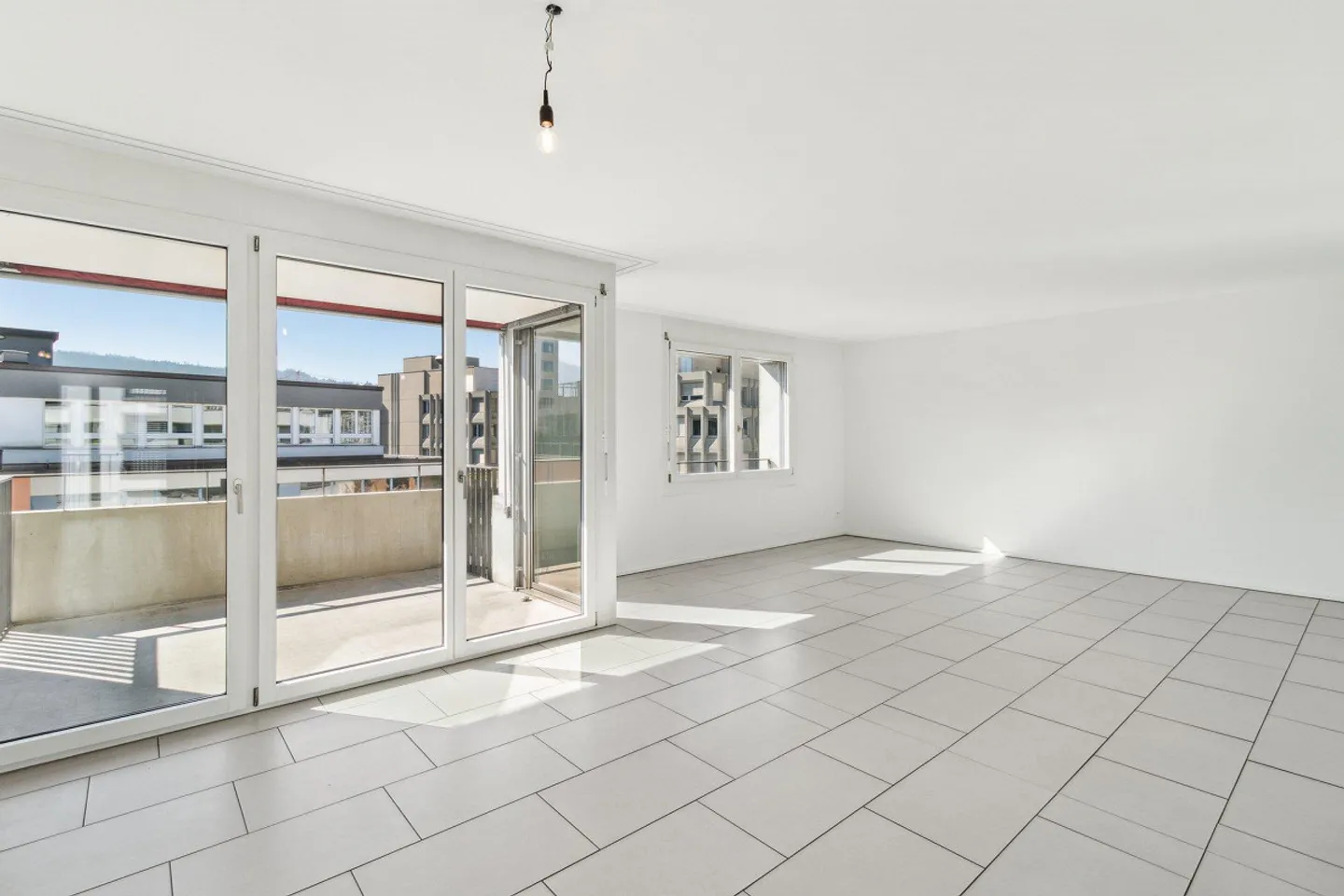 Appartamento 4.5 locali al 5° piano in affitto a 8048 Zurigo - Foto 3 di 10