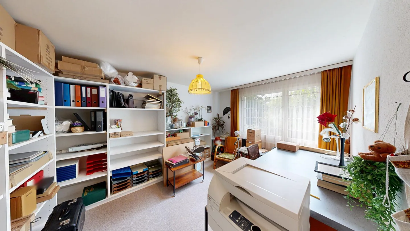 Freistehendes Einfamilienhaus mit Pool - Foto 11 von 13