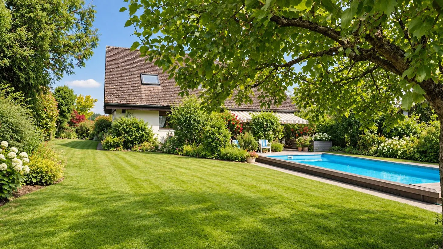 Freistehendes Einfamilienhaus mit Pool - Foto 12 von 13