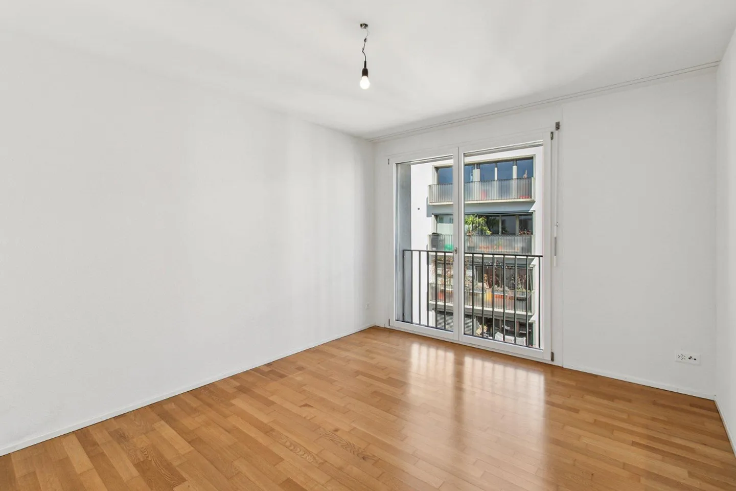 Appartamento 4.5 locali al 5° piano in affitto a 8048 Zurigo - Foto 5 di 10