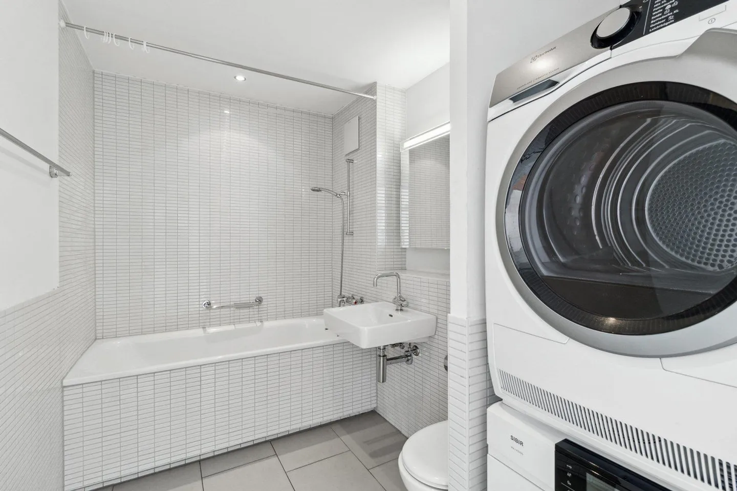 Appartamento 4.5 locali al 5° piano in affitto a 8048 Zurigo - Foto 8 di 10