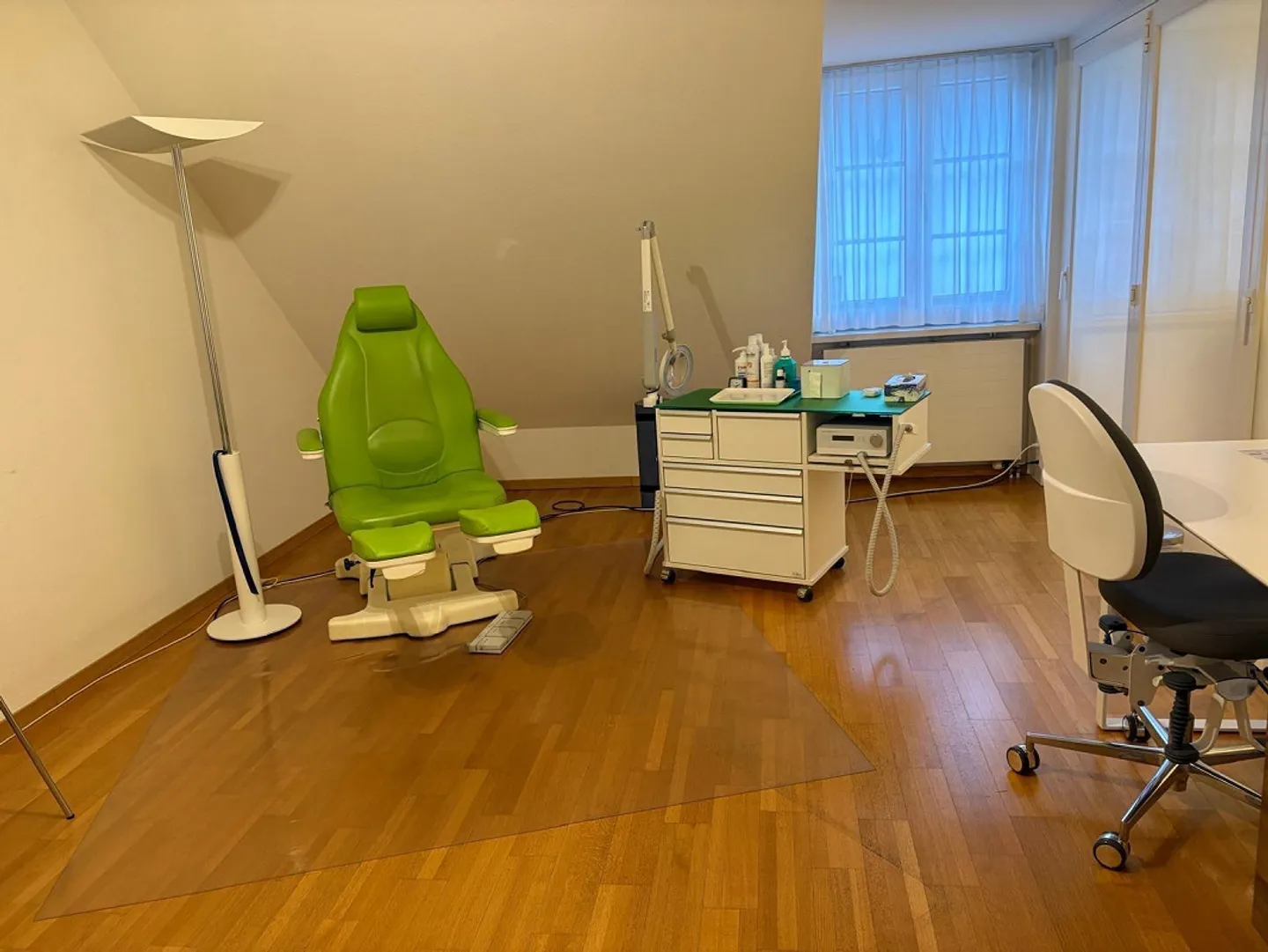 Modern 2-room practice/commercial space in the heart of Winterthur - Photo 1 of 11
