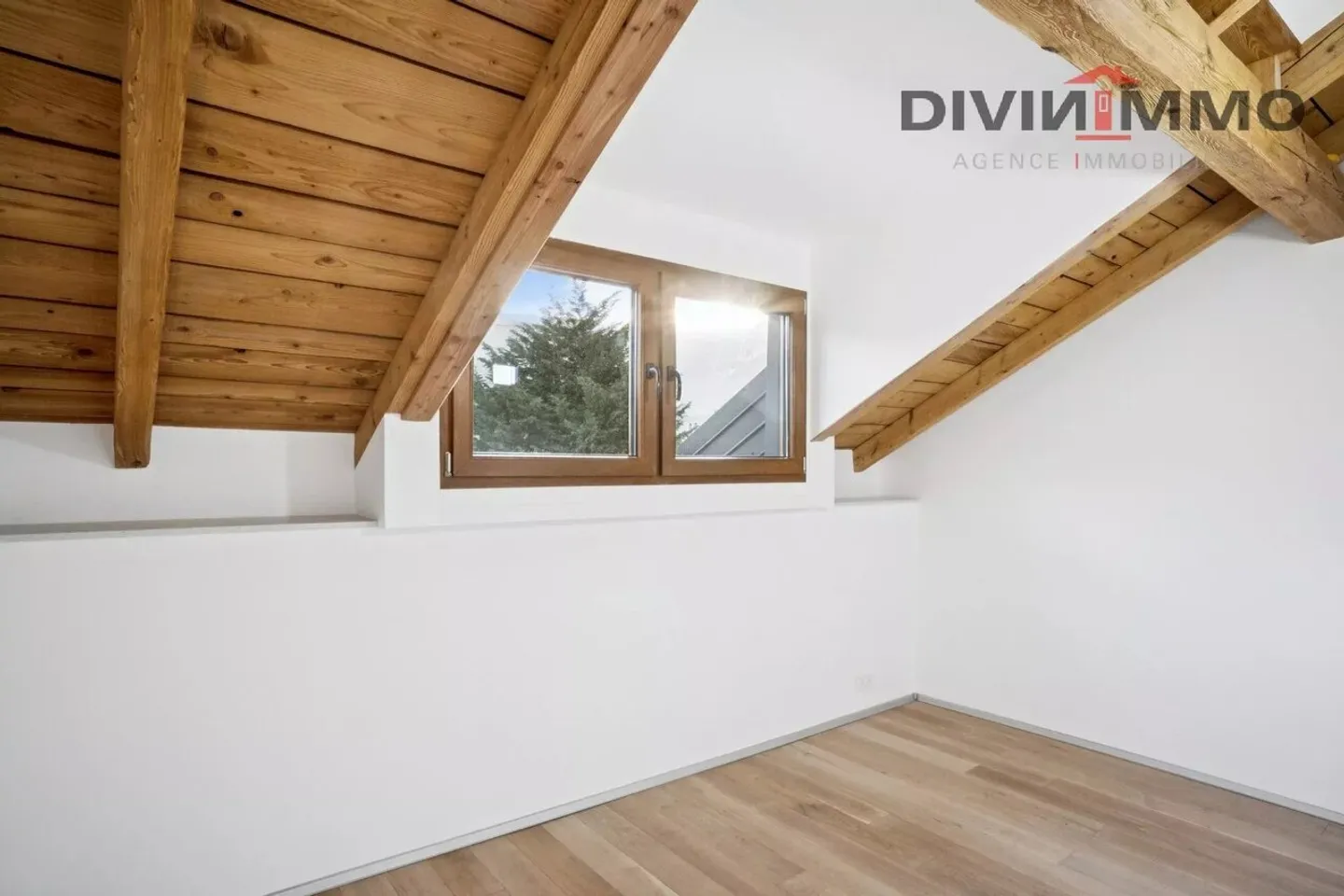 Charming Attic Apartment - Photo 7 of 10