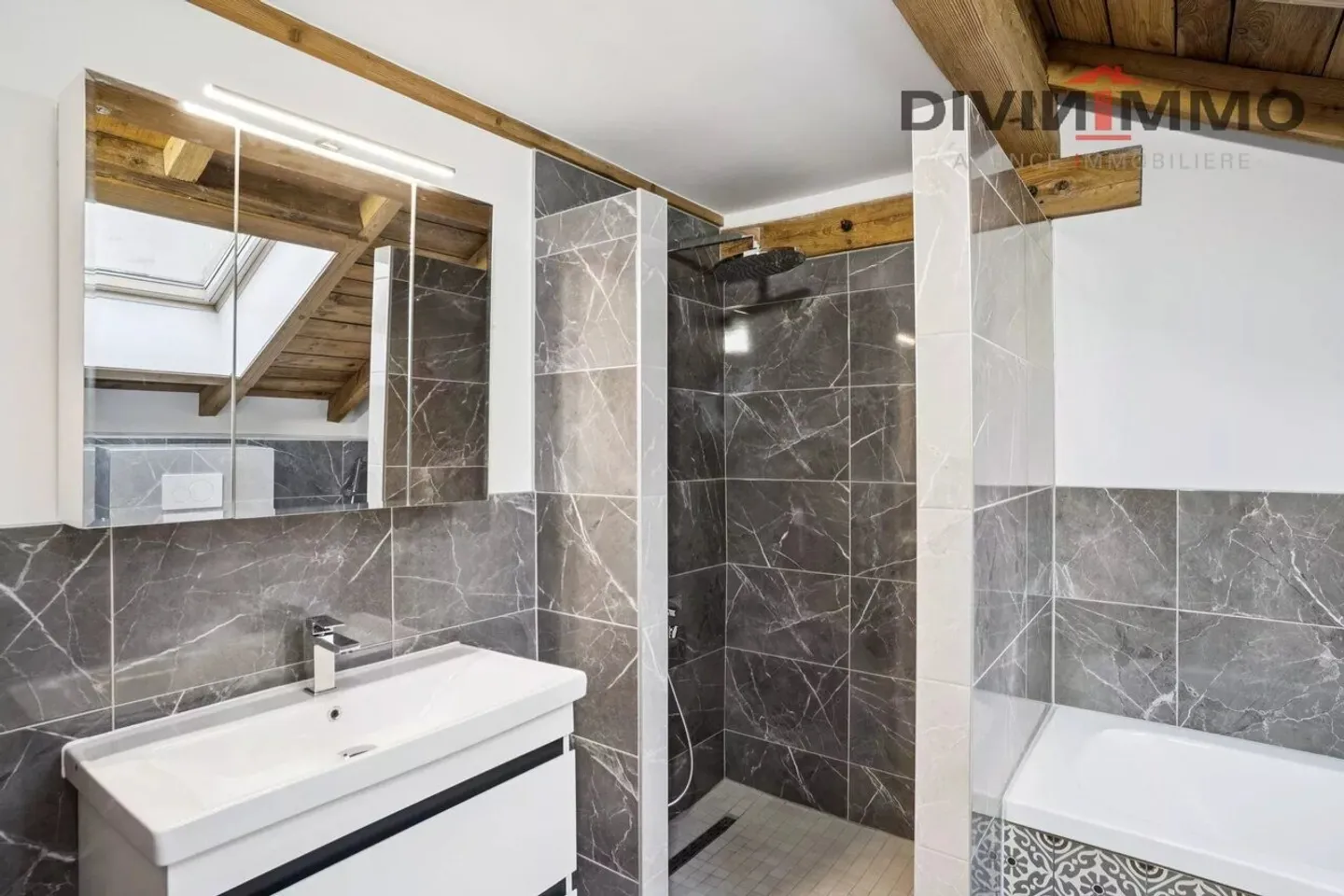 Charming Attic Apartment - Photo 8 of 10