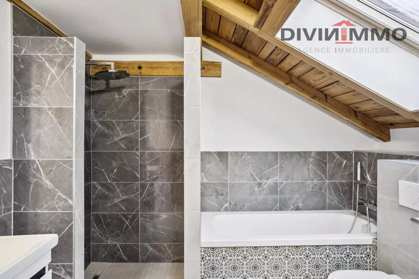 Charming Attic Apartment - Photo 9 of 10