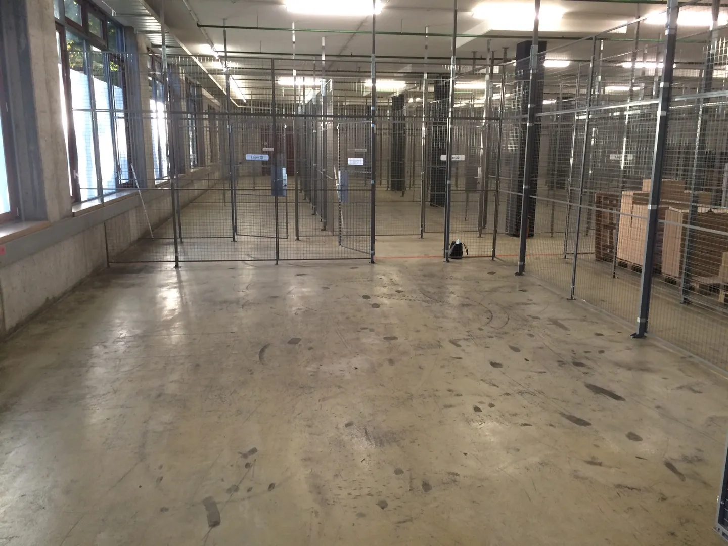 Modernes Büro mit Lift - Foto 1 von 3