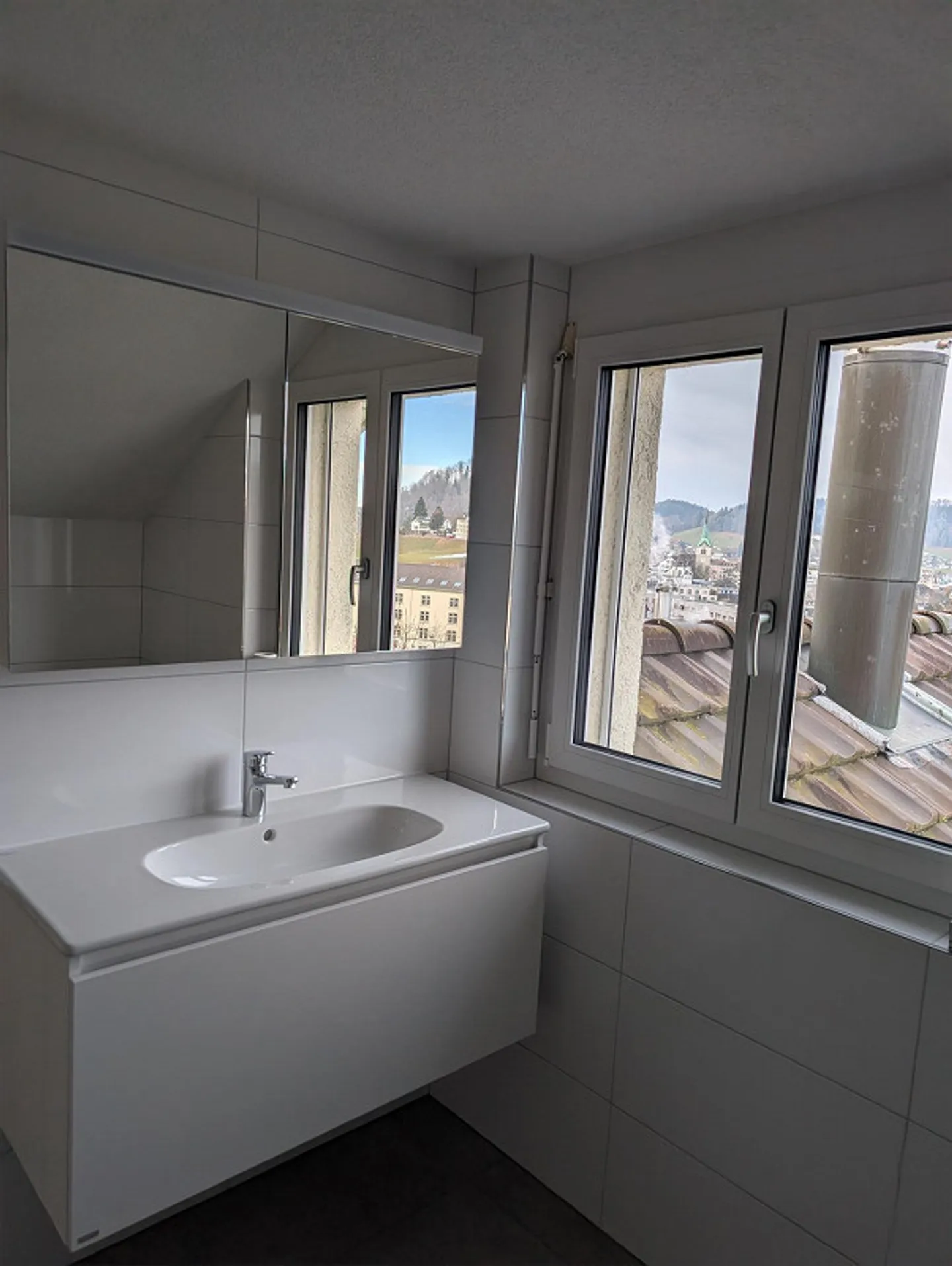 Appartement rénové de 2,5 pièces - Photo 5 sur 7