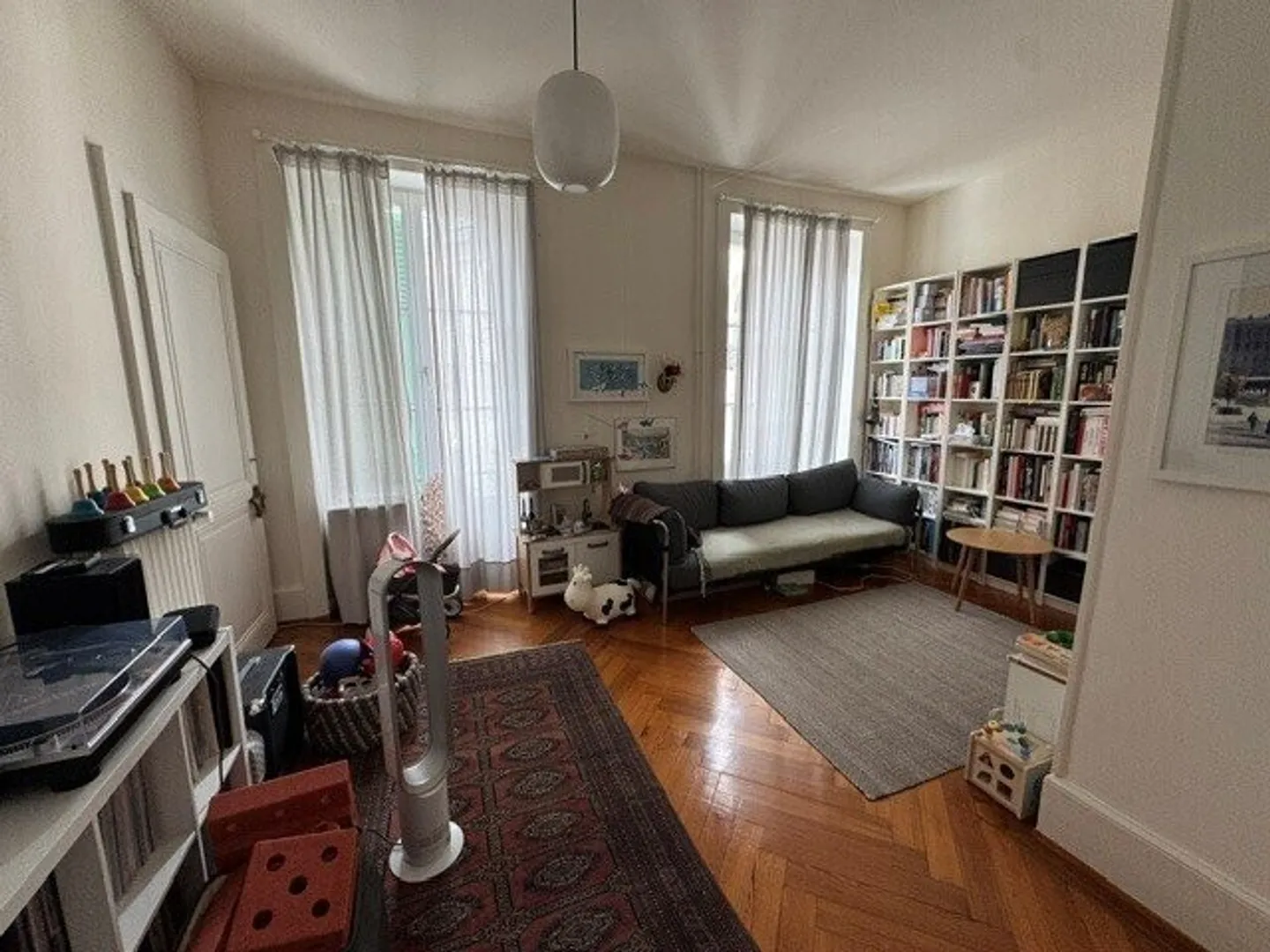 Zu ergreifen! Wunderschöne Wohnung in der Nähe aller Annehmlichkeiten! - Foto 3 von 7