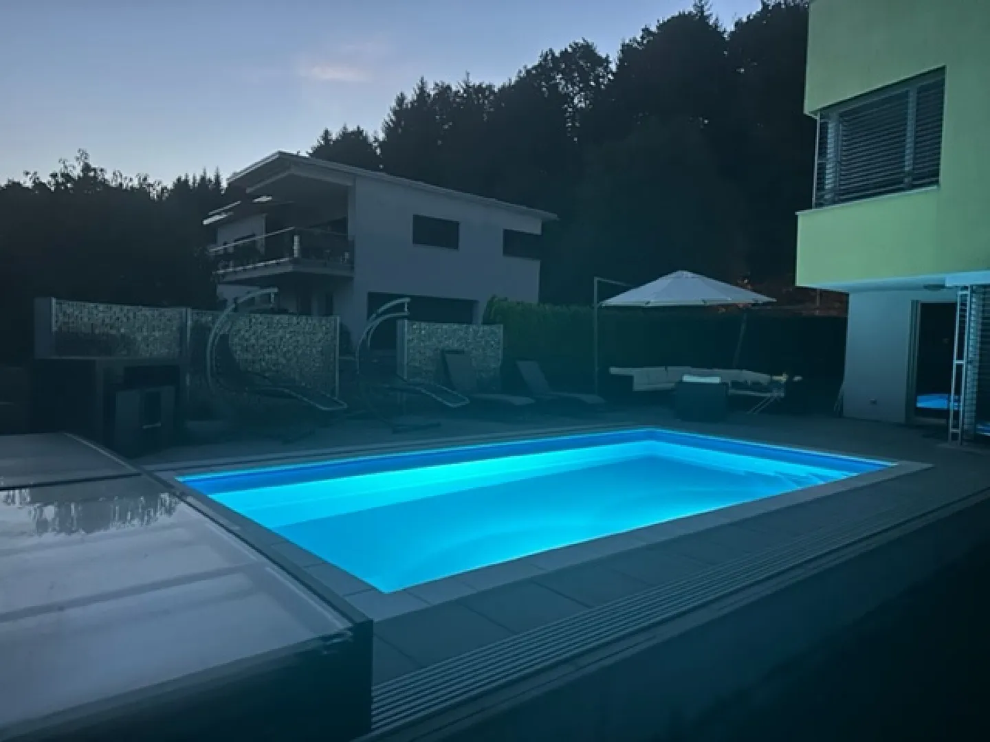 Attractive 6.5 Room Detached House with Swimming Pool & Sauna - Photo 3 of 12