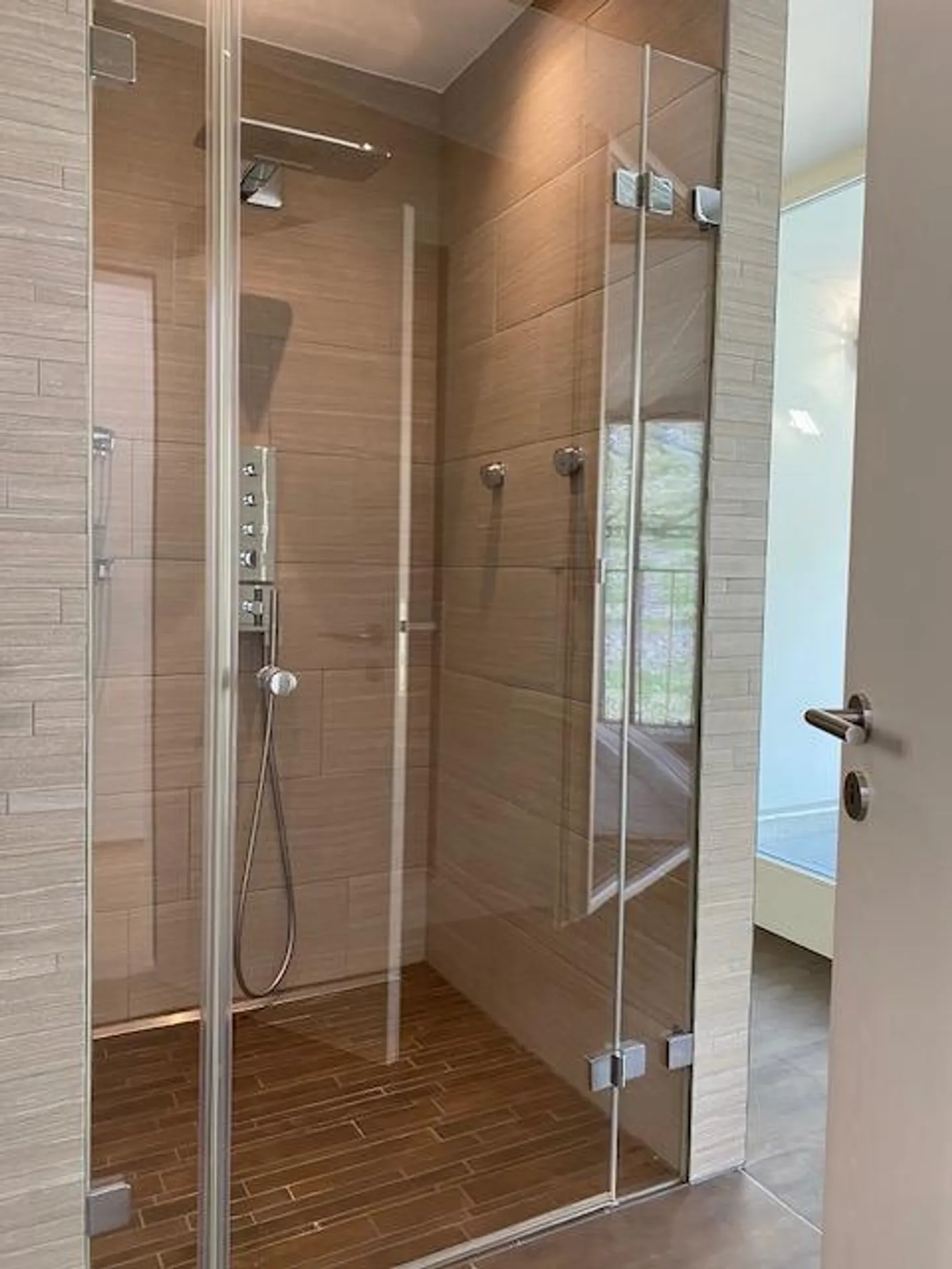 Exklusive 6.5-Zimmer-Attika-Terrassenwohnung an Top-Lage in Winterthur - Foto 9 von 13