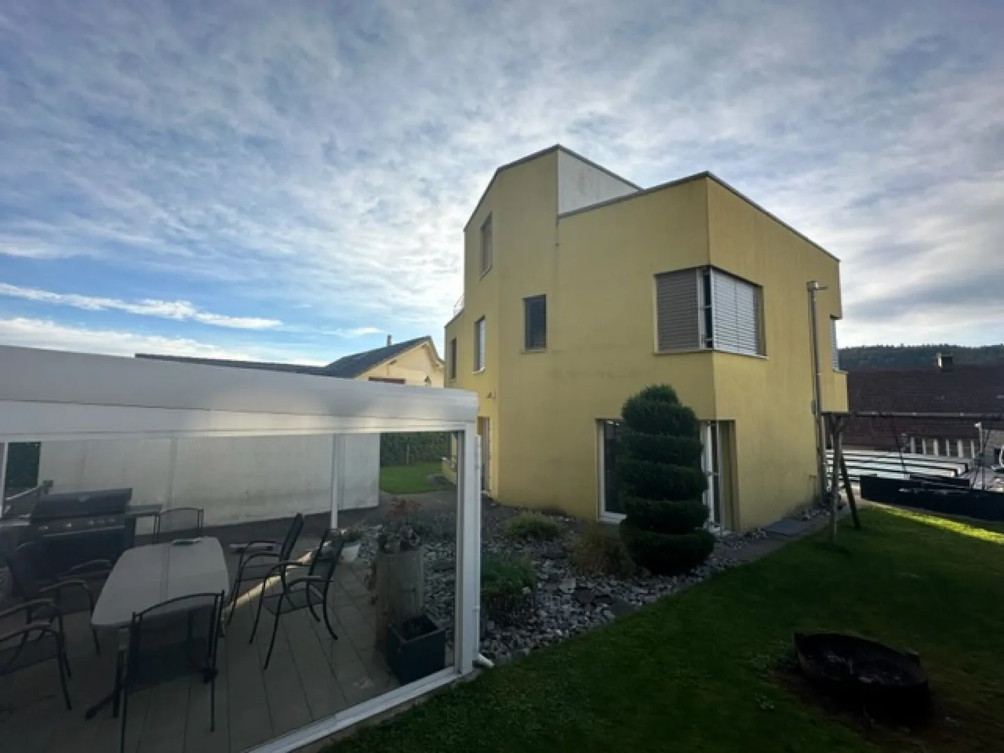 Attractive 6.5 Room Detached House with Swimming Pool & Sauna - Photo 4 of 12