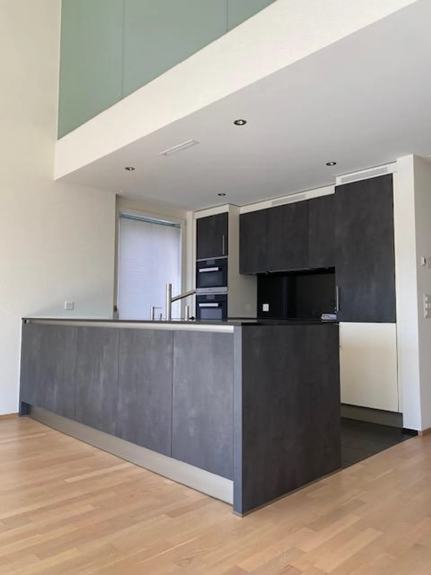 Exklusive 6.5-Zimmer-Attika-Terrassenwohnung an Top-Lage in Winterthur - Foto 2 von 13