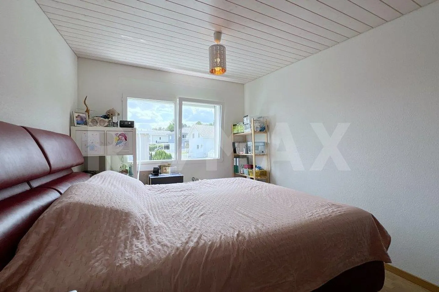 Perfect for families, quiet and sunny hillside location - Photo 7 of 13