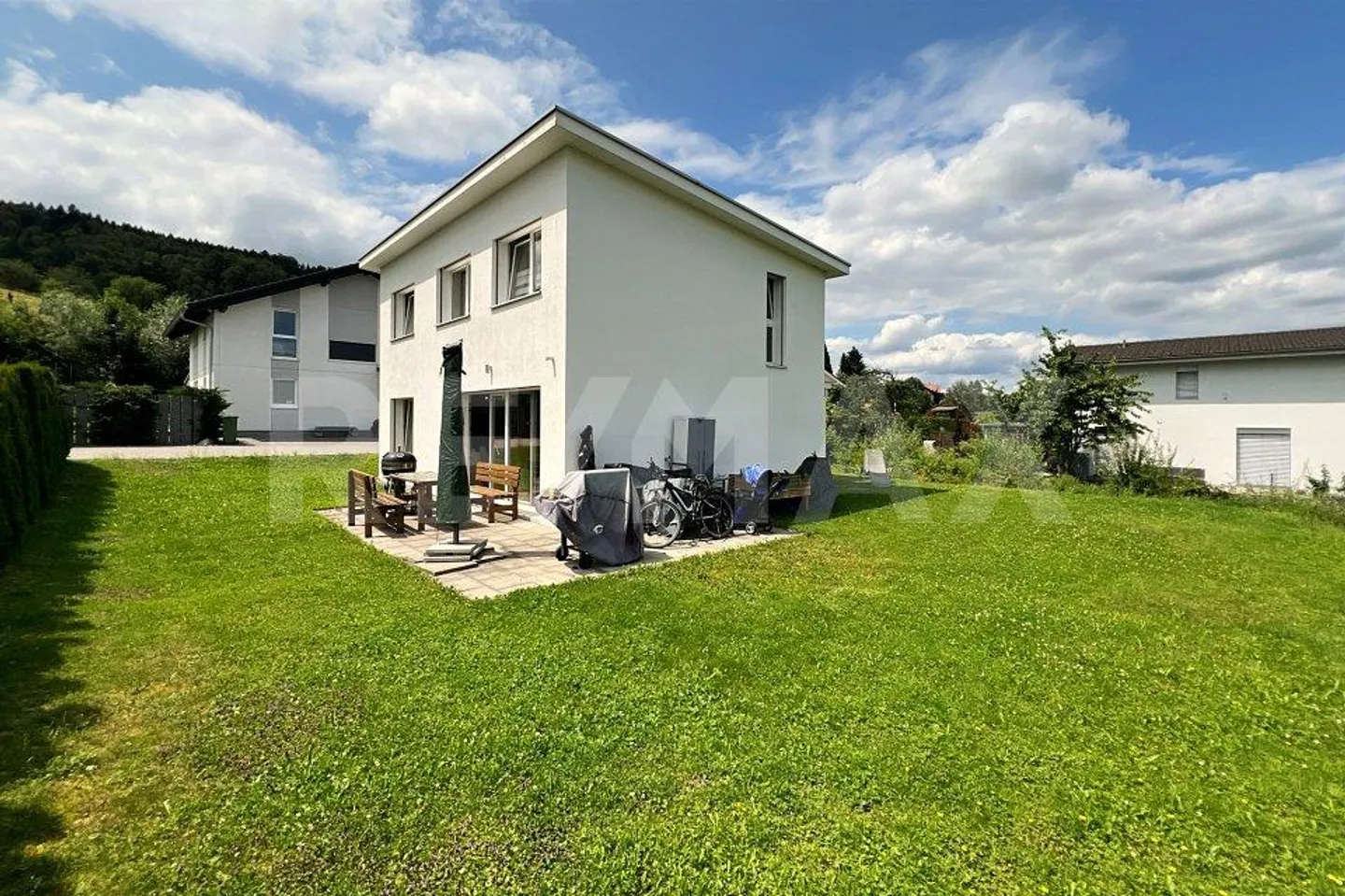 Perfect for families, quiet and sunny hillside location - Photo 10 of 13