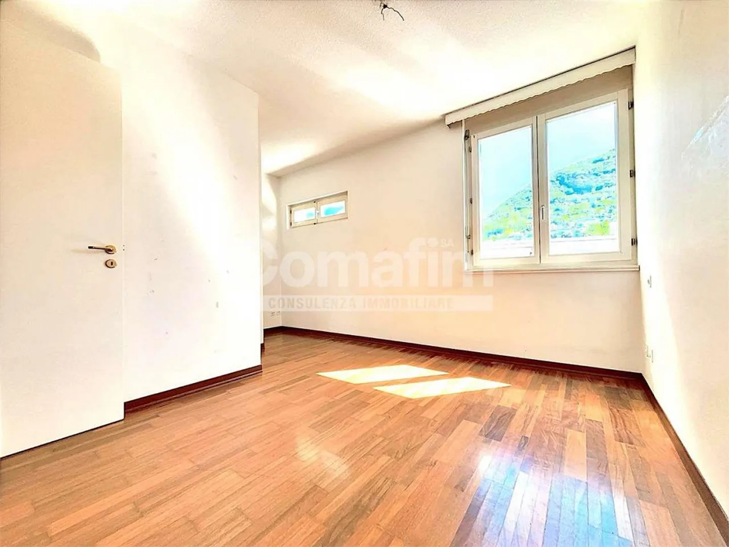 L'attico luminoso e personalizzabile - Foto 10 di 13