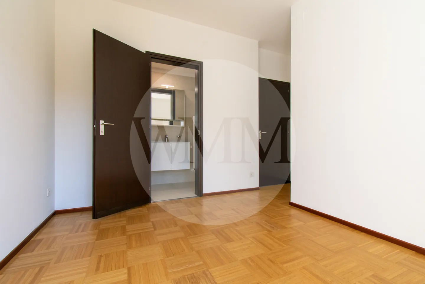AMPIO APPARTAMENTO CON 5 CAMERE, CLIMATIZZAZIONE E BELLA VISTA - Foto 11 di 13