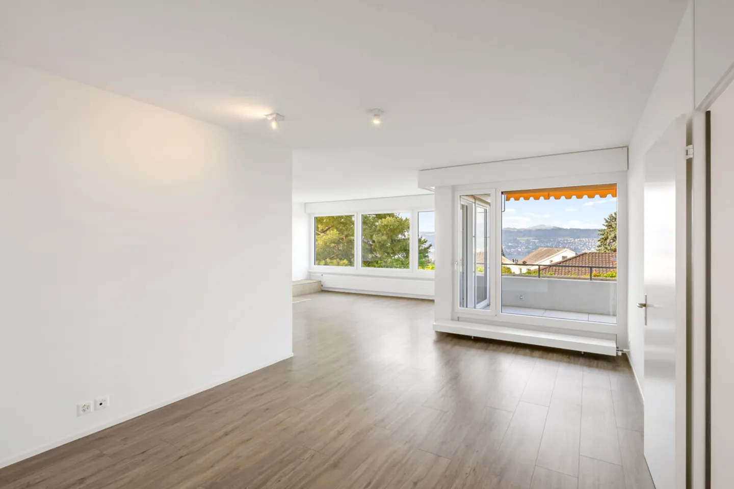 Herrliberg: high-quality 5.5-room apartment with a view - Photo 4 of 10
