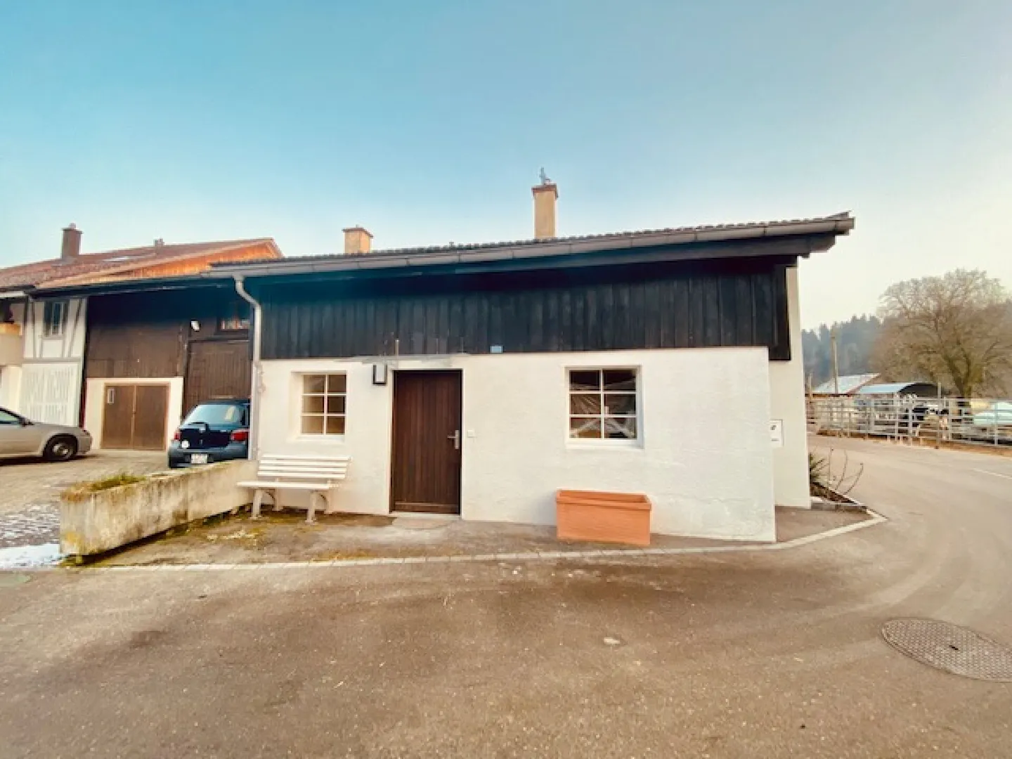 Proprietà di investimento conveniente o casa bifamiliare a Kollbrunn ZH - Foto 2 di 13