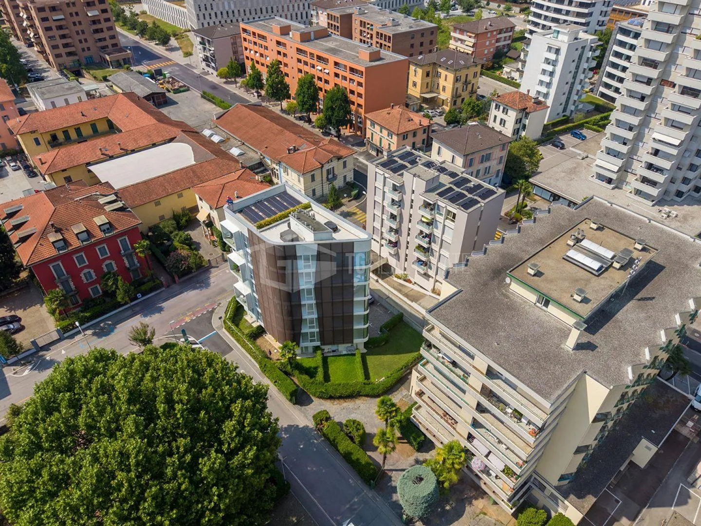 APPARTEMENT MODERNE DE DEUX PIÈCES AU CENTRE DE LUGANO - Photo 15 sur 19