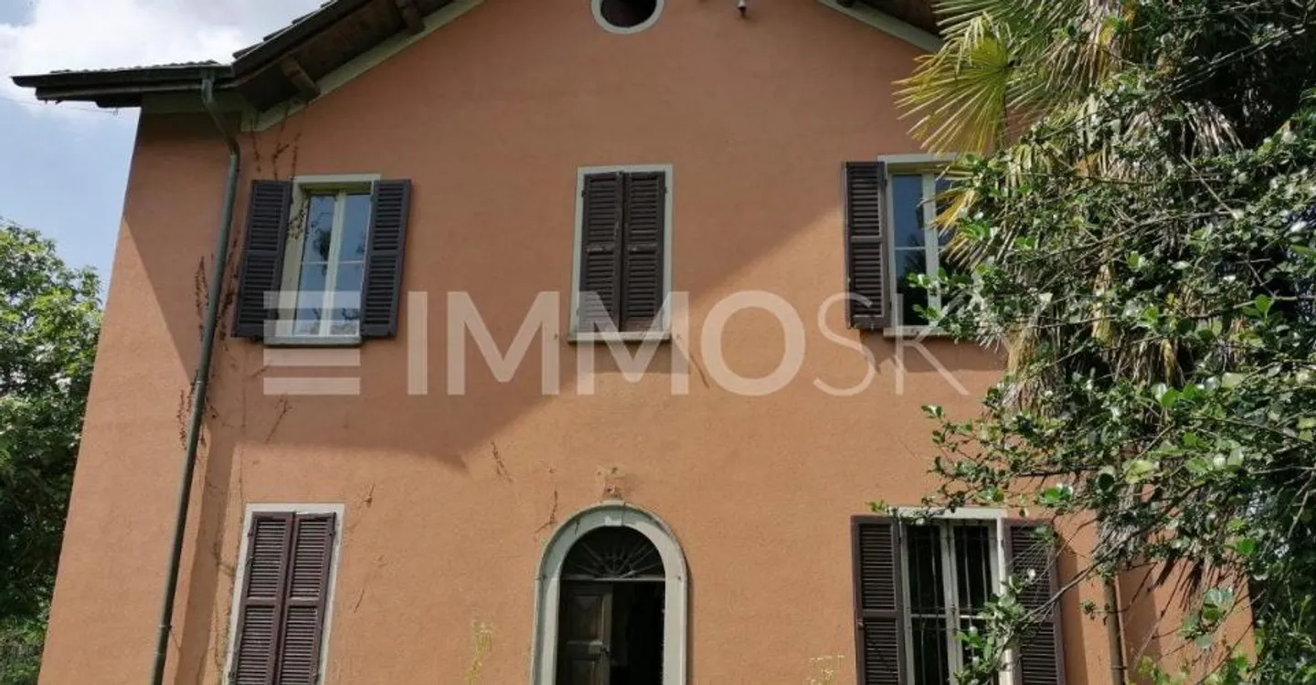Renovate this splendid property - Photo 2 of 4