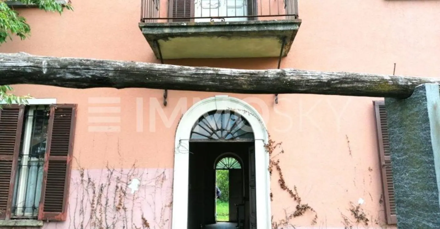 Renovate this splendid property - Photo 3 of 4