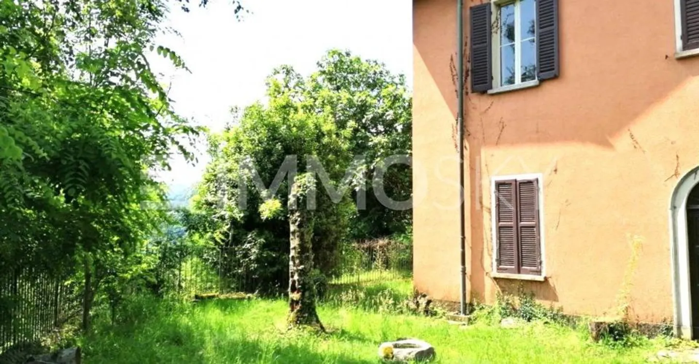 Renovate this splendid property - Photo 1 of 4