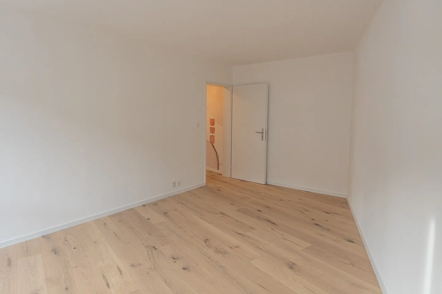 Charming 4.5-room apartment, 8th floor including underground parking (completely renovated) - Photo 7 of 13