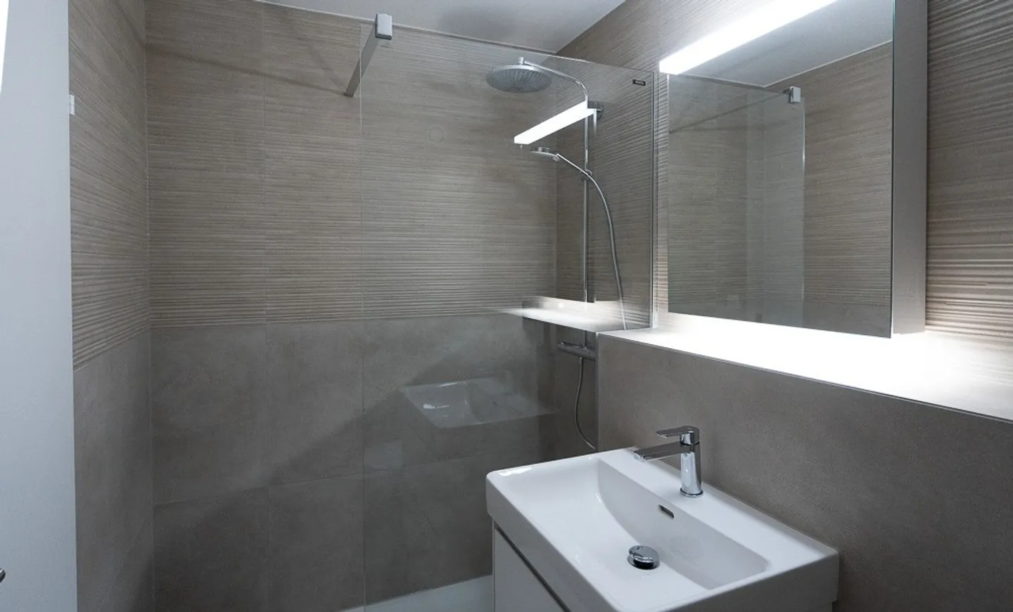 Charming 4.5-room apartment, 8th floor including underground parking (completely renovated) - Photo 10 of 13