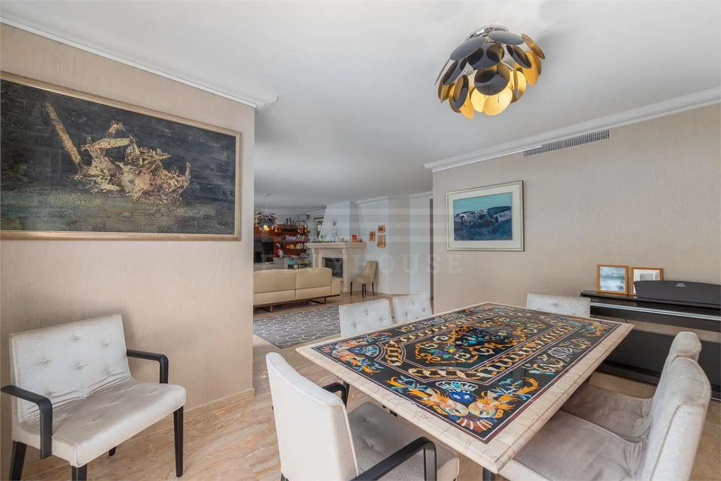 Villa ristrutturata in stile mediterraneo con piscina - Foto 11 di 13