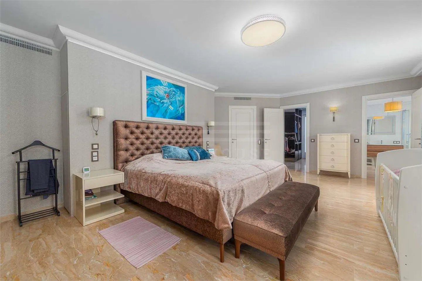 Villa ristrutturata in stile mediterraneo con piscina - Foto 12 di 13