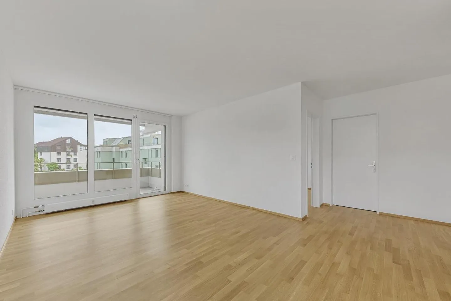 Moderno appartamento di 2,5 stanze con balcone a Wetzikon - Foto 3 di 4