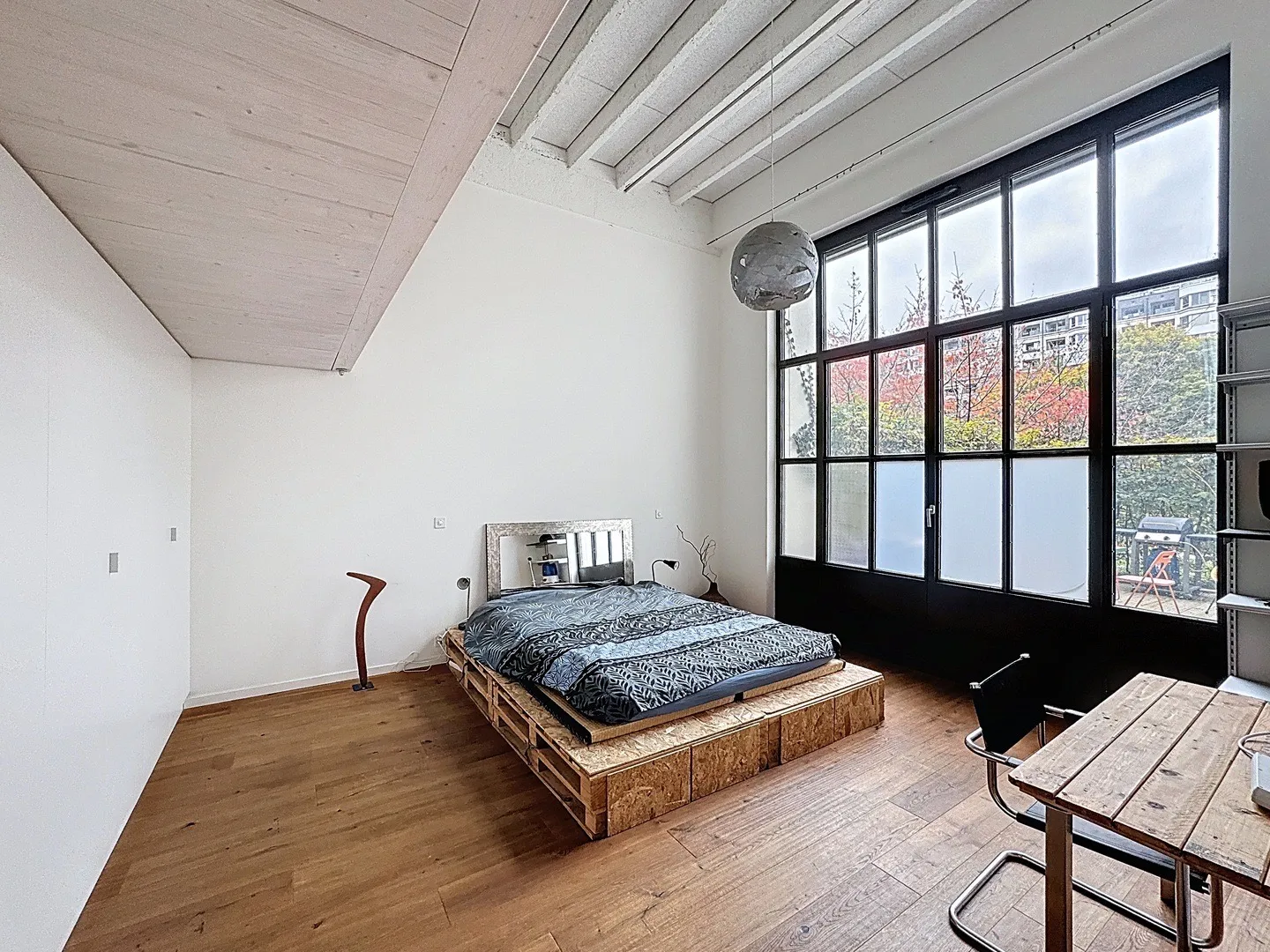 Magnifique loft de 4 pièces avec hauteur sous plafond exceptionnelle à Genève - Photo 4 sur 8