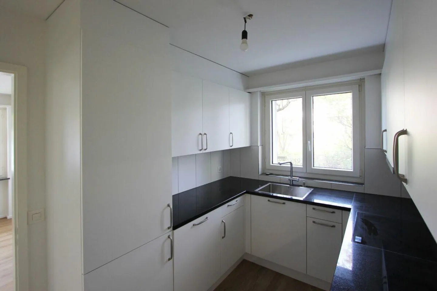 Living in popular Bottmingen - 4.5-room apartment with balcony - Photo 6 of 13